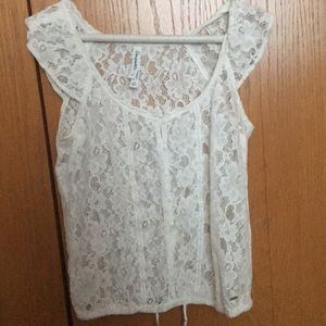 Lace white shirt sleeve shirt